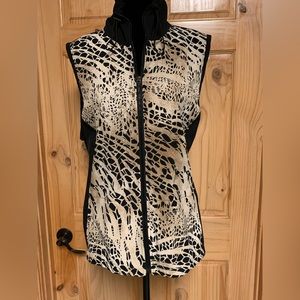 COPY - Chico’s Zenergy Golf jacket no sleeves